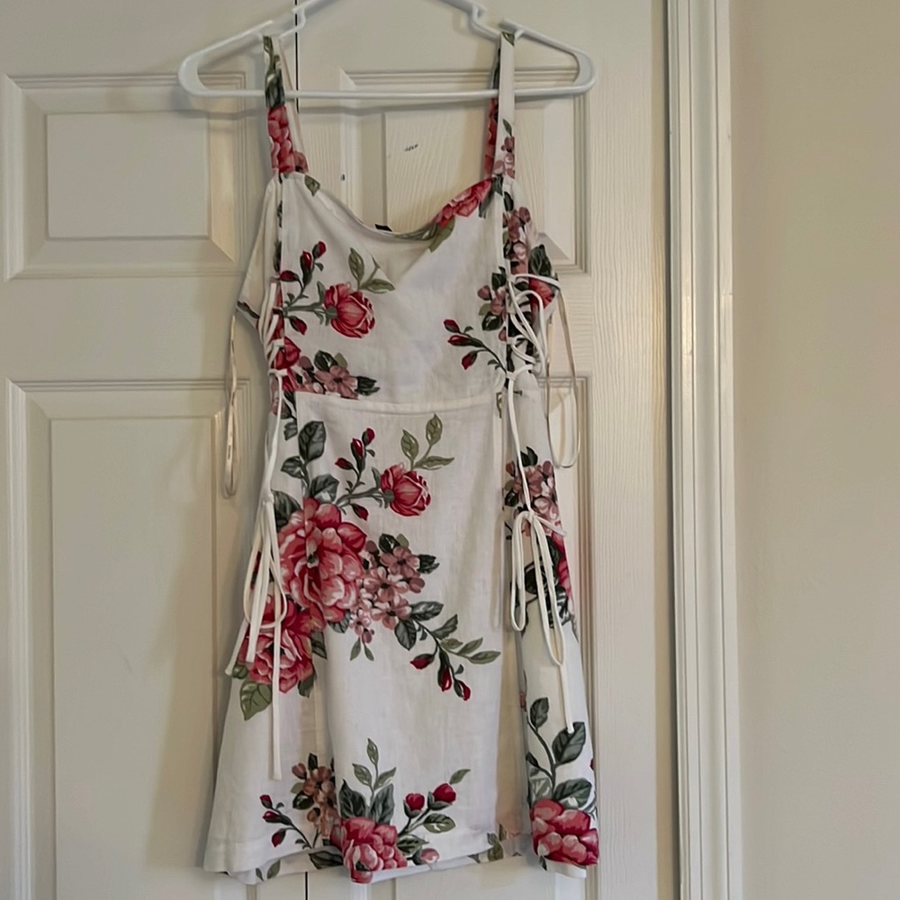 Short summer fitted dress